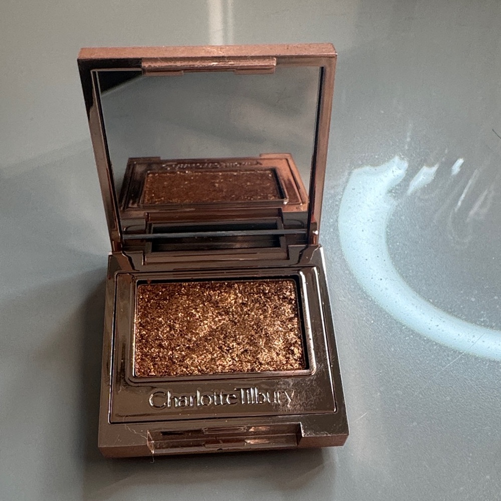 Charlotte Tilbury Shimmering Bronze Eyeshadow Hypnotising Pop shot